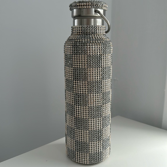 Rhinestone water bottle - Picture 1 of 2